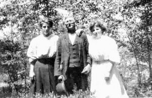 Great Grandfather Dietrich, with Elizabeth to his left and another sister, possibly Gertrude to his right.